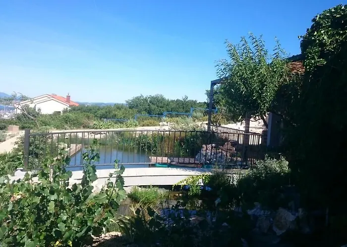 Suzi Donkey Farm & Sea View Apartmán Šmrika