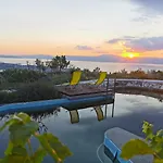 Suzi - Family Farm With Donkeys, Pool And Sea View Near Rijeka Lejlighed *