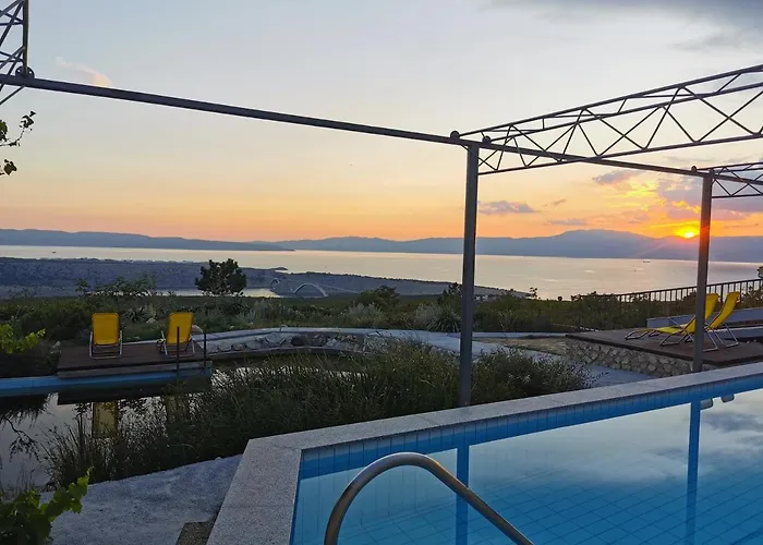 Suzi Donkey Farm & Sea View