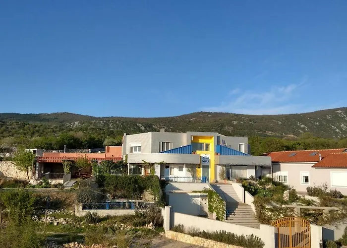 Suzi Donkey Farm & Sea View Apartment Smrika
