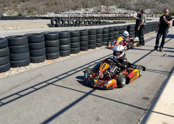 Suzi Donkey Farm & Sea View דירה שמריקה