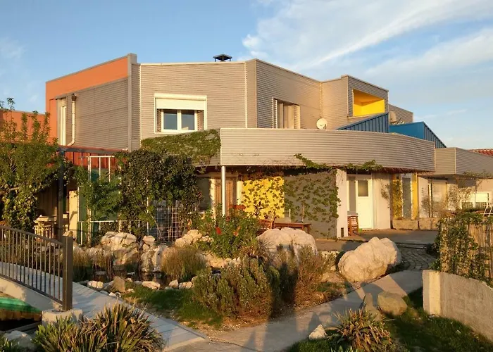 Suzi Donkey Farm & Sea View *