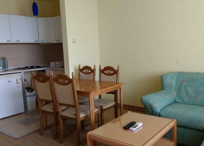 Apartment Suzi Donkey Farm & Sea View